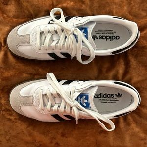 OG Adidas Sambas Women’s Size 9. Worn 3 times!